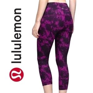 ✨Lululemon Magenta and Black Patterned Leggings